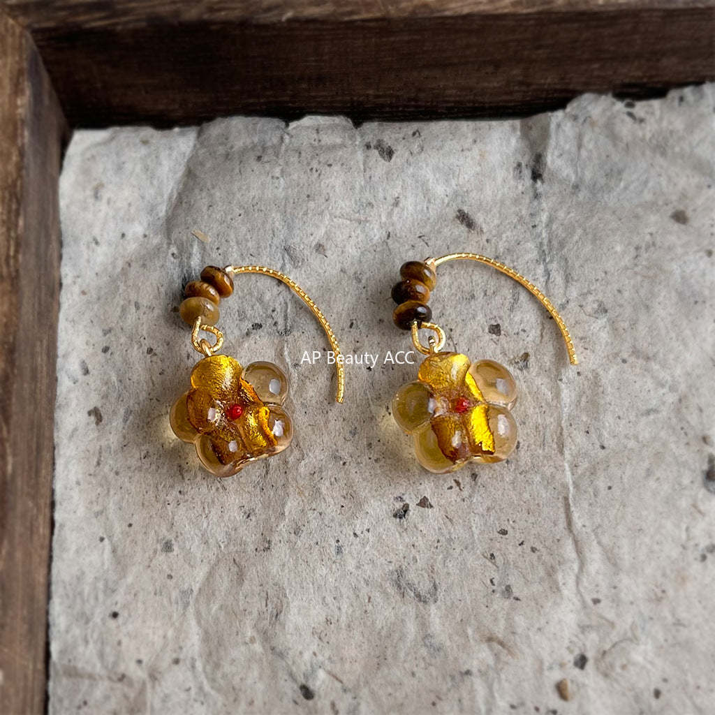 A廠-文藝復古時尚高級感手工藝玻璃琉璃花朵虎眼石天然石耳飾「7203」25.12-3