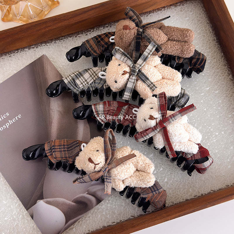 E廠-美拉德格紋布藝蝴蝶結玩偶小熊香蕉夾髮夾竪夾大號馬尾夾韓版髮飾「27722」25.11-4