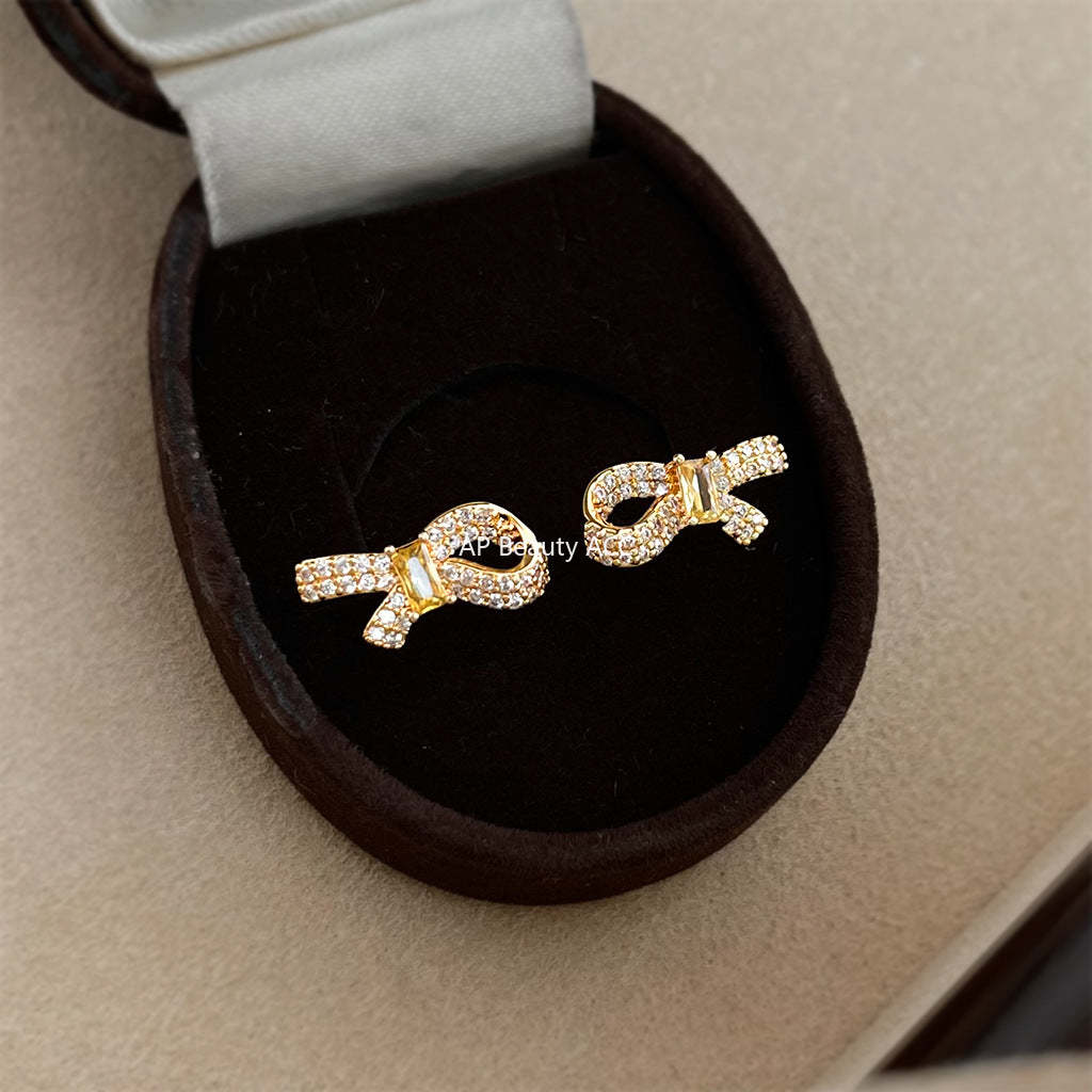 A廠-微鑲鋯石925銀針鍍14K簡約個性時尚通勤高級感蝴蝶結耳釘「7185」25.12-1