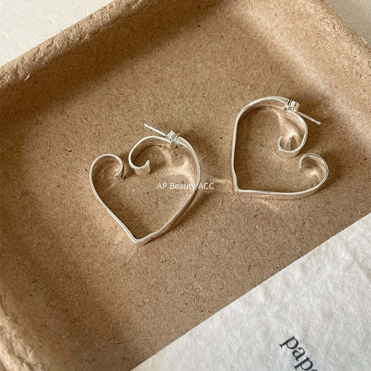 C廠-法式復古簡約愛心耳釘女小眾設計感百搭高級銀針耳環甜美秋冬耳圈「EH-4304」25.11-4