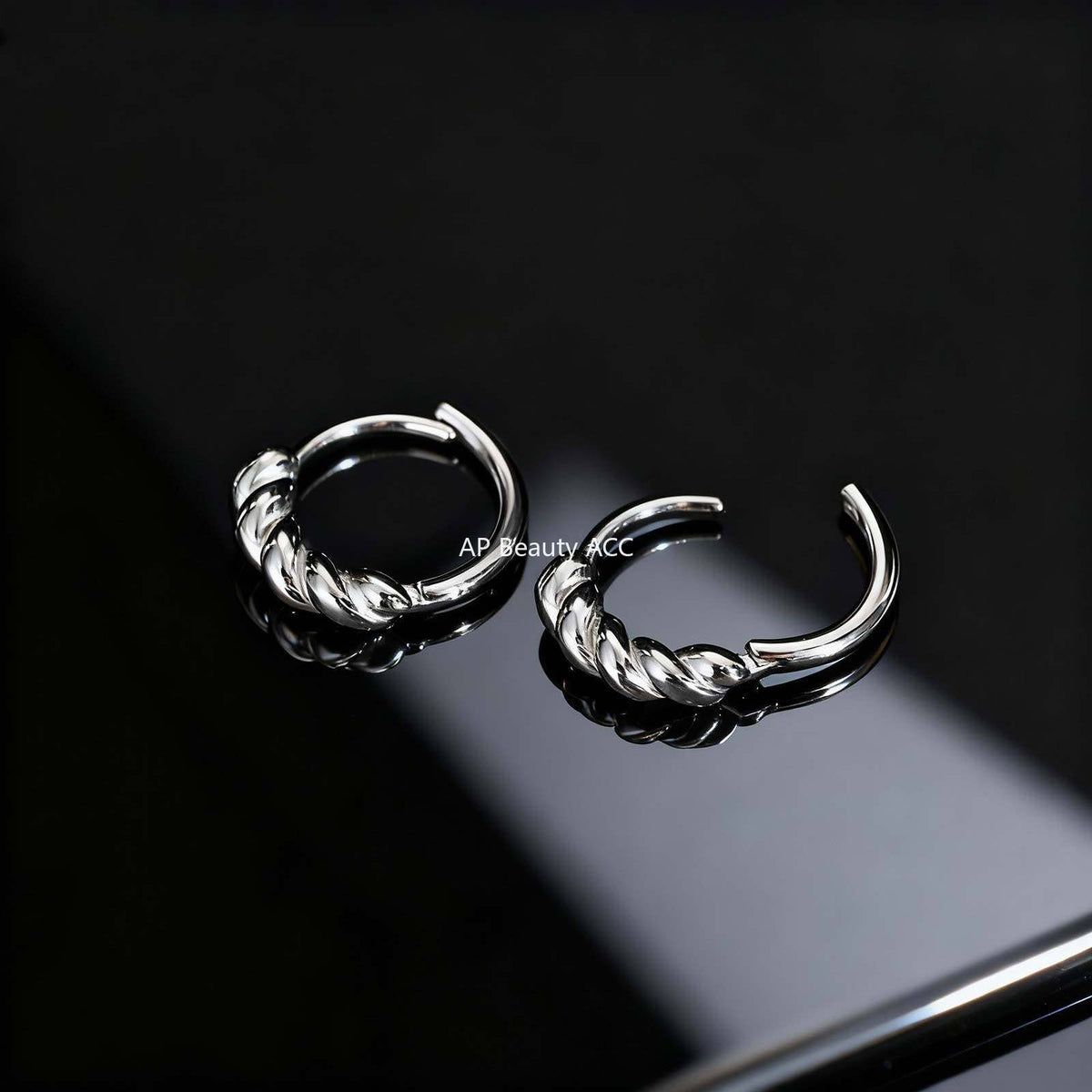 G廠-不鏽鋼男士日常通勤潮流耳飾麻花百搭造型感耳圈鋼色「EH-840」25.12-1