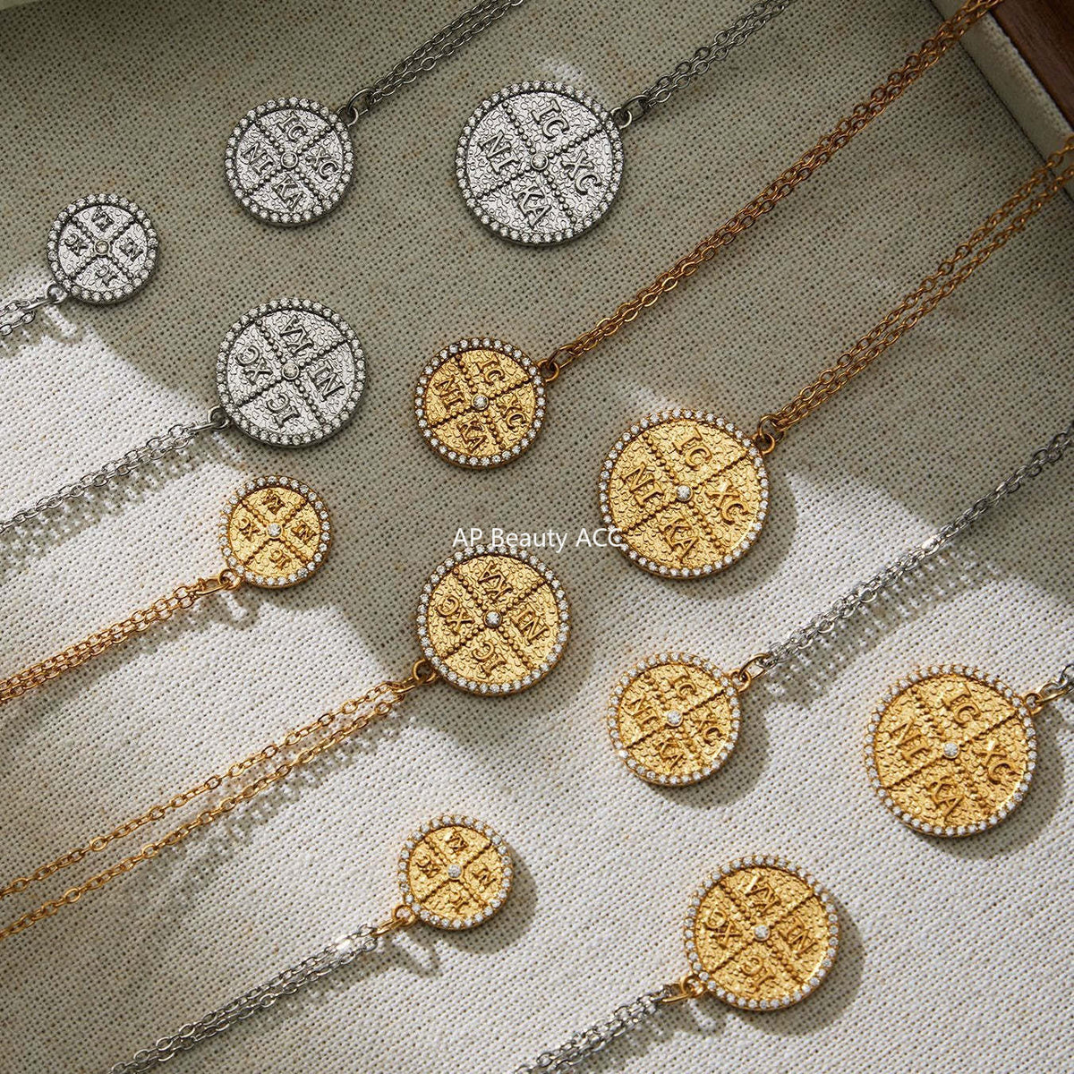 B廠-不鏽鋼鋯石字母圓牌吊墜鎖骨項鍊歐美輕奢百搭珠寶首飾鍍18k真金「P367」25.11-4