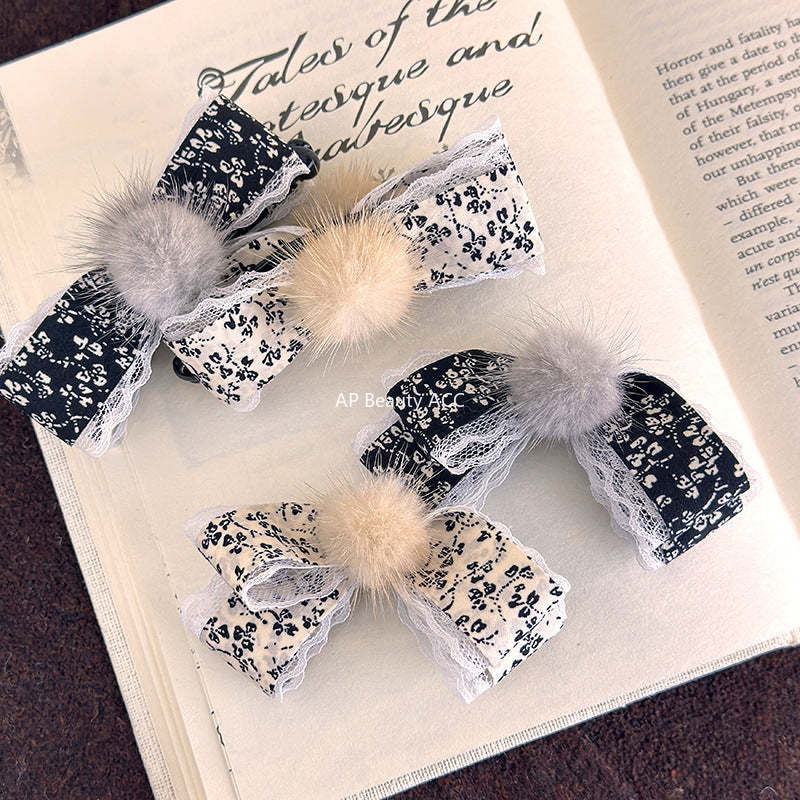 E廠-碎花毛球蝴蝶結髮夾鴨嘴夾半扎髮後腦勺香蕉夾高級感髮飾髮卡頭飾「27774」25.12-2