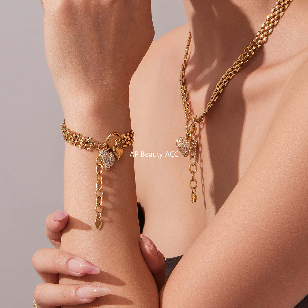 B廠-新款錶帶鏈彈工扣滿鑽鋯石愛心吊墜項鍊手鍊套裝不鏽鋼材質「TXP476」25.11-3