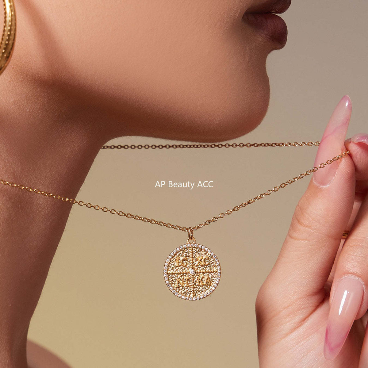 B廠-不鏽鋼鋯石字母圓牌吊墜鎖骨項鍊歐美輕奢百搭珠寶首飾鍍18k真金「P367」25.11-4