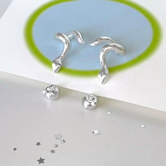 C廠-精緻甜美童趣風小蛇追蘋果銀針耳釘女小眾獨特高級感耳環秋冬耳飾「EH-4118」25.11-1